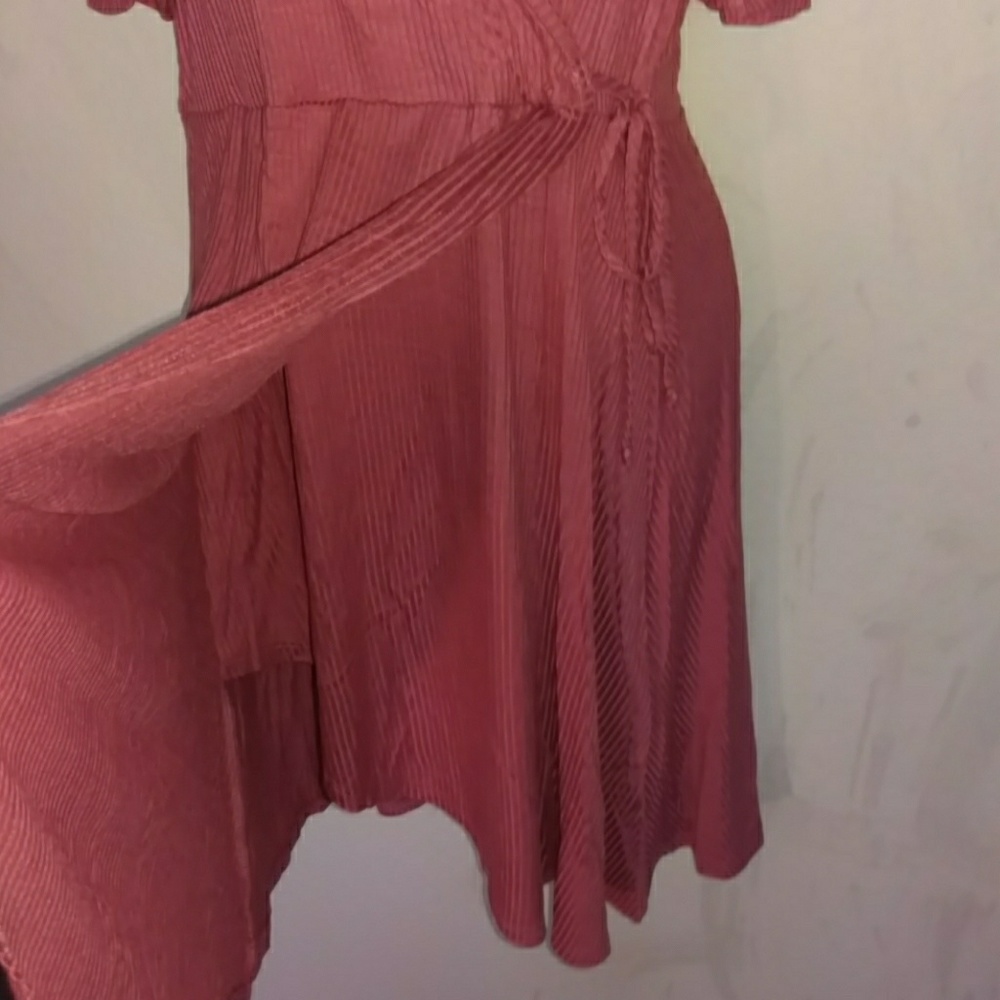 Off the shoulder tie front wrap dress - Picture 5 of 8